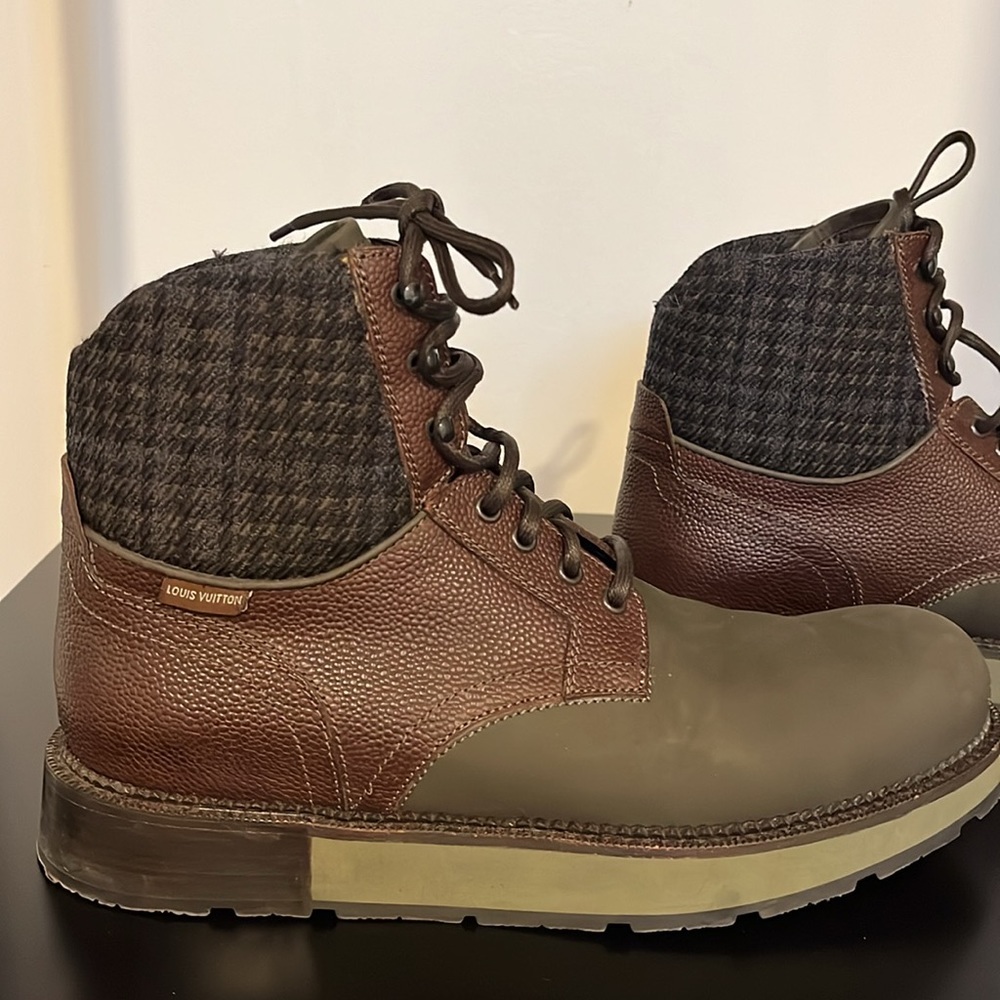Louis Vuitton Boots - Picture 4 of 14